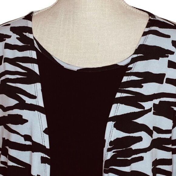 CHICO'S Travelers Diagonal Two-In-One Zebra-Striped Jacket - Size Medium - Picture 5 of 10